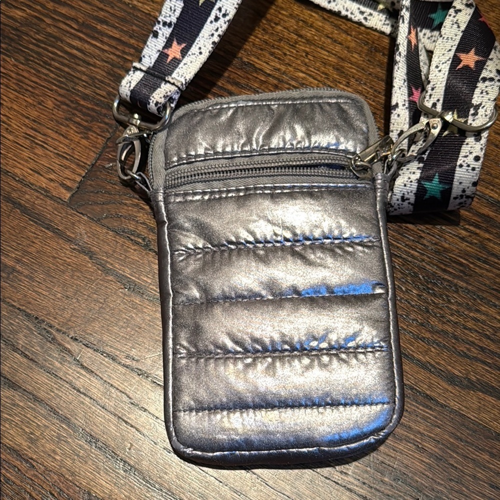 This is a Top Trenz Puffer Cell Bag with an original striped tie-dye strap - Picture 6 of 8